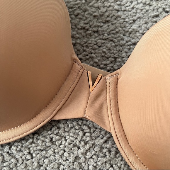 Victoria’s Secret Illusions Strapless Bra - Picture 2 of 7